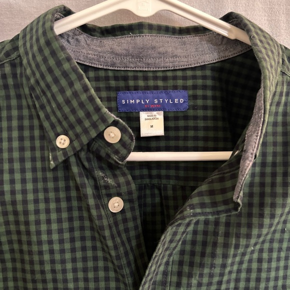 Men's green plaid/ checkered button up long sleeve - Picture 2 of 3